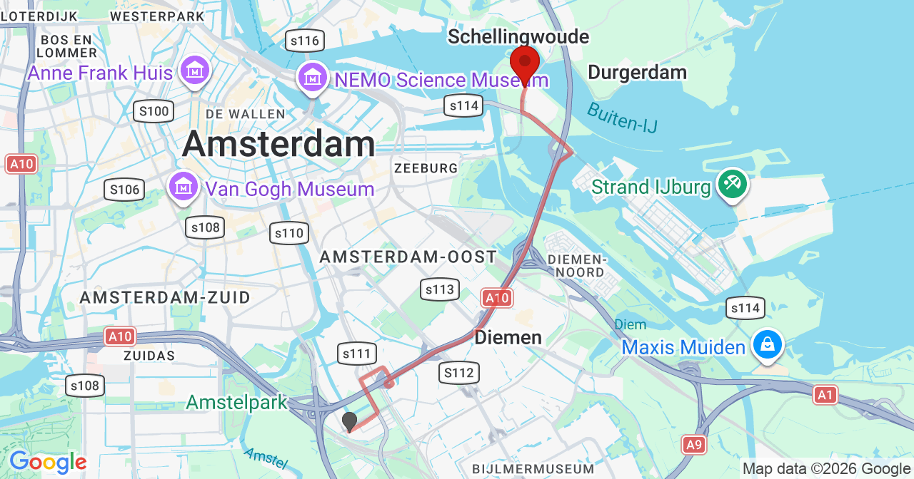 Kaart van het incident in Amsterdam met de aanrijroutes van de gealarmeerde eenheden