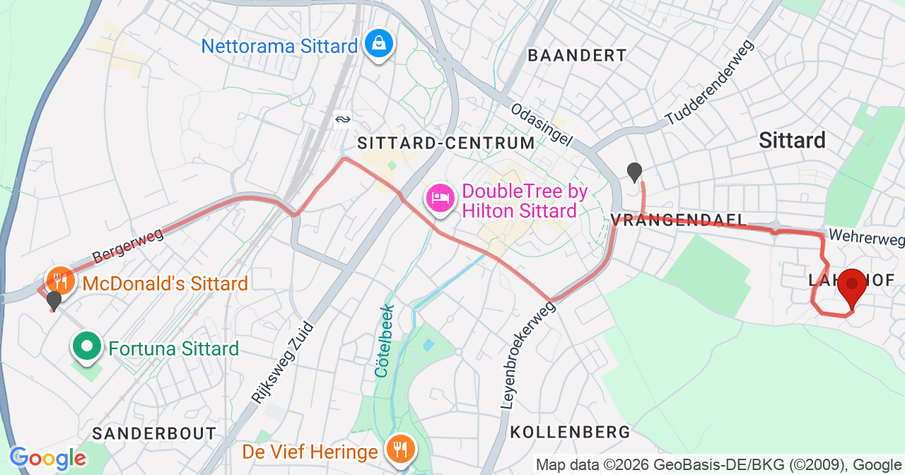 Kaart van het incident in Sittard met de aanrijroutes van de gealarmeerde eenheden
