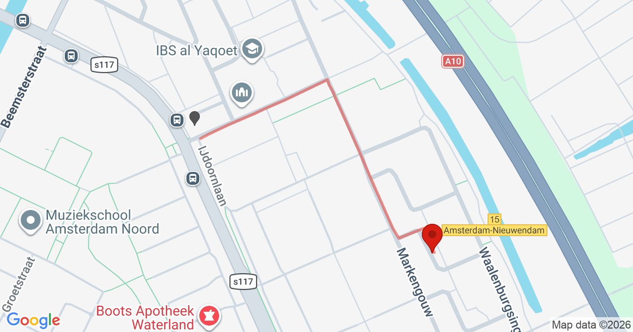 Kaart van het incident in Amsterdam met de aanrijroutes van de gealarmeerde eenheden