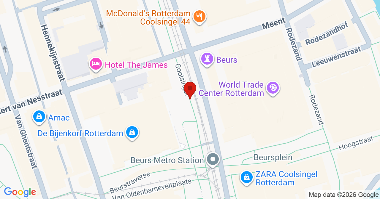 Kaart van het incident in Rotterdam met de aanrijroutes van de gealarmeerde eenheden