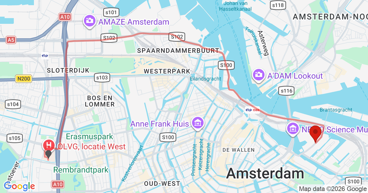 Kaart van het incident in Amsterdam met de aanrijroutes van de gealarmeerde eenheden