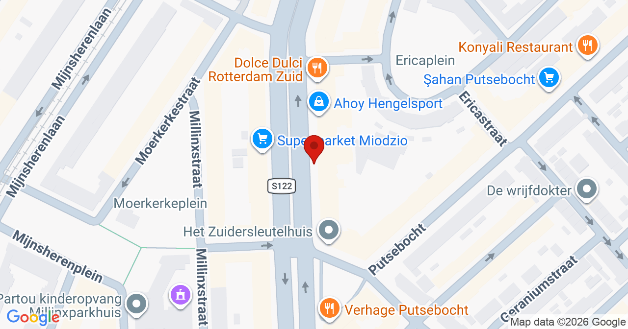 Kaart van het incident in Rotterdam met de aanrijroutes van de gealarmeerde eenheden