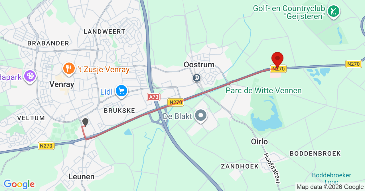 Kaart van het incident in Oostrum met de aanrijroutes van de gealarmeerde eenheden