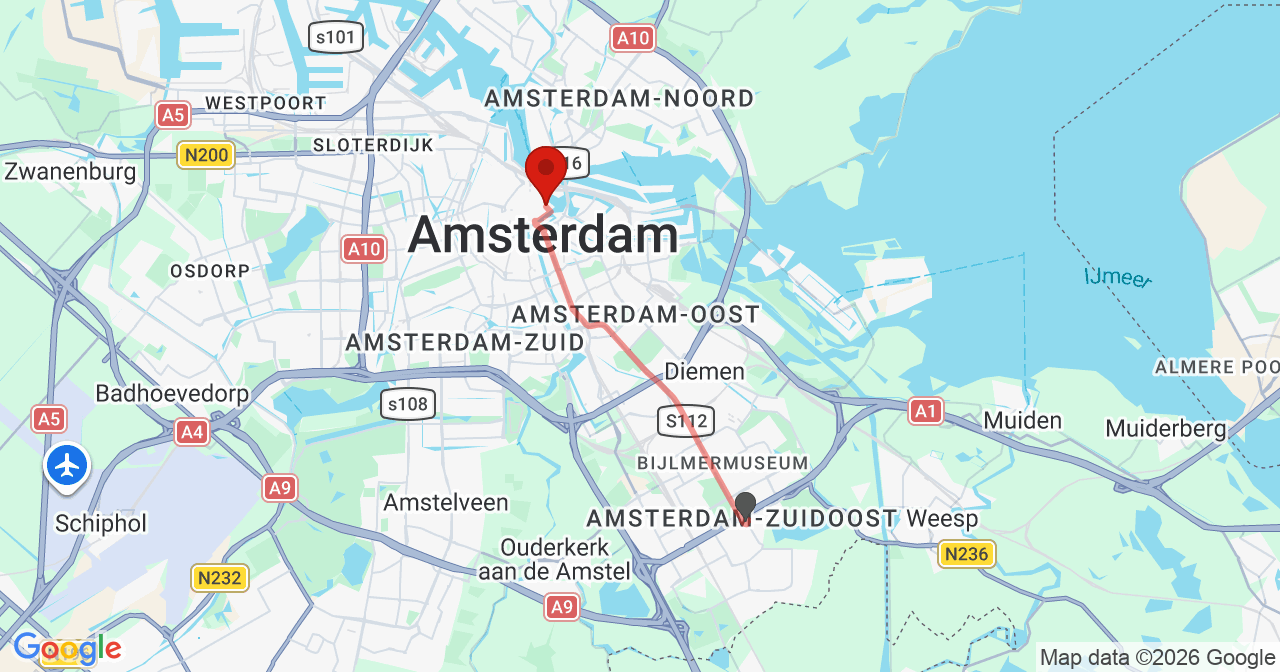 Kaart van het incident in Amsterdam met de aanrijroutes van de gealarmeerde eenheden