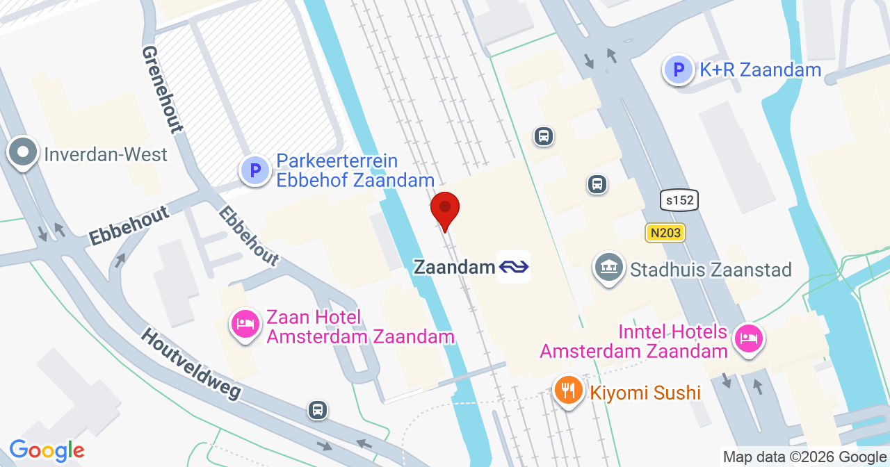 Kaart van het incident in Zaandam met de aanrijroutes van de gealarmeerde eenheden