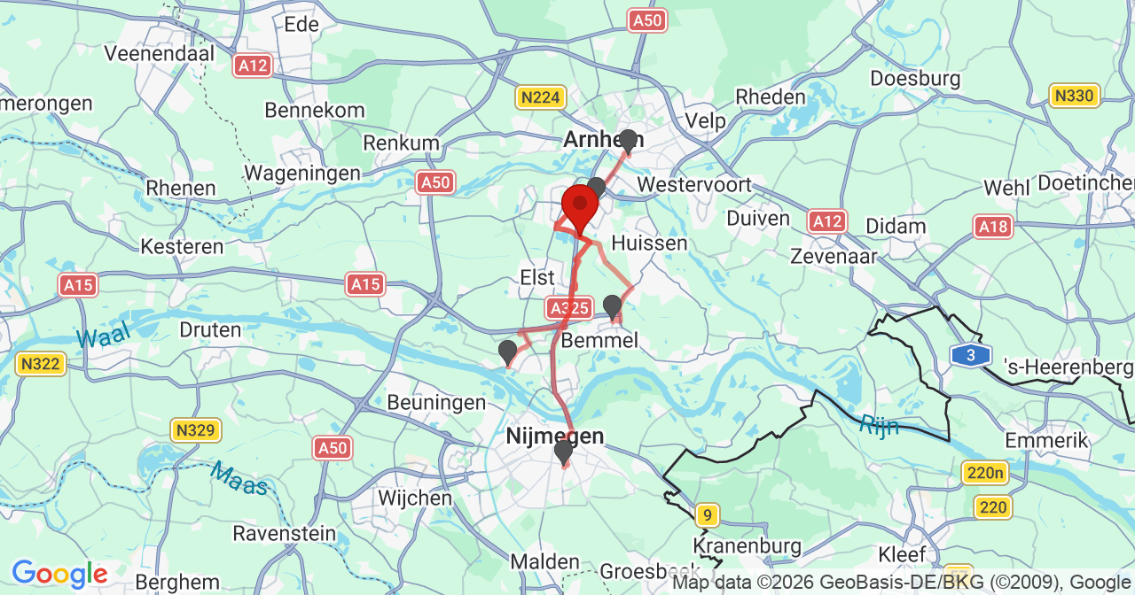 Kaart van het incident in Arnhem met de aanrijroutes van de gealarmeerde eenheden