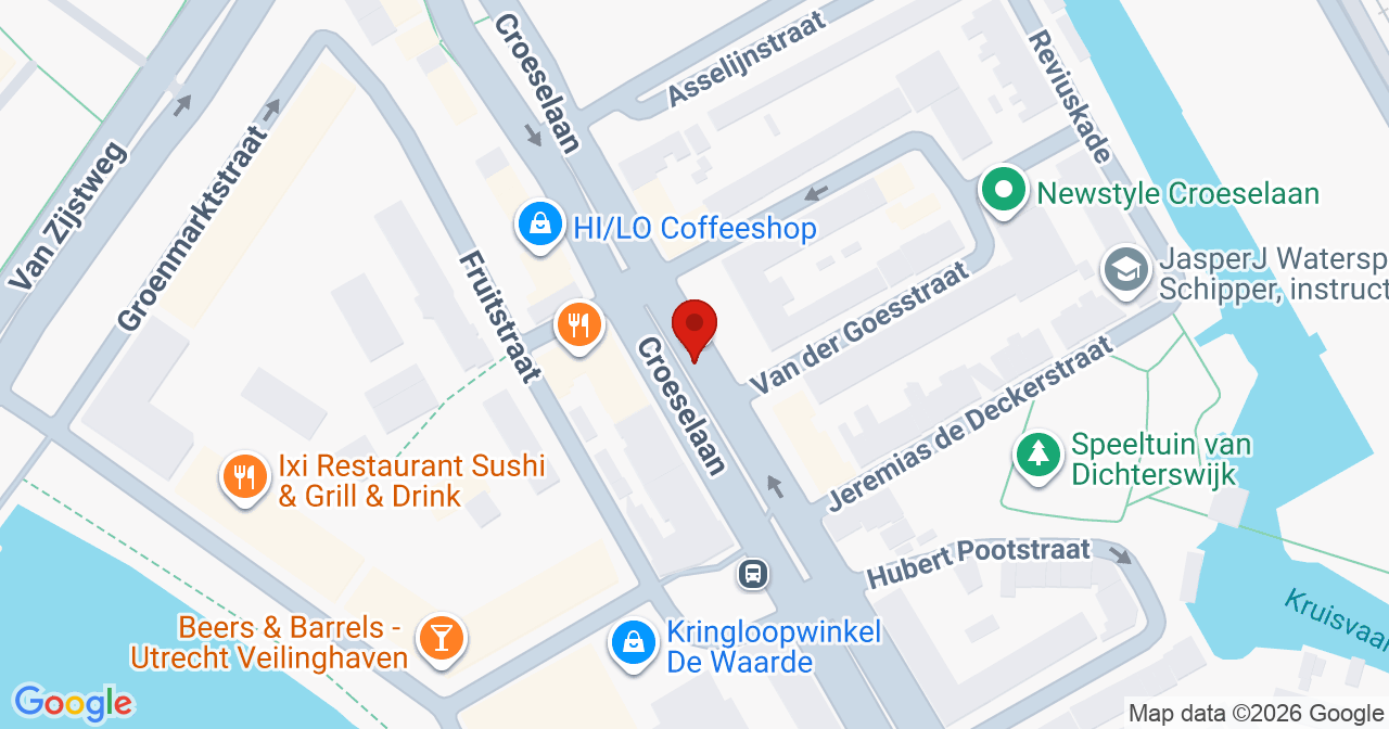 Kaart van het incident in Utrecht met de aanrijroutes van de gealarmeerde eenheden