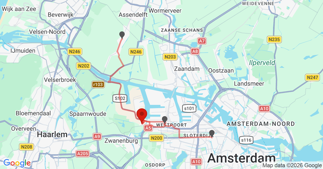 Kaart van het incident in Amsterdam met de aanrijroutes van de gealarmeerde eenheden