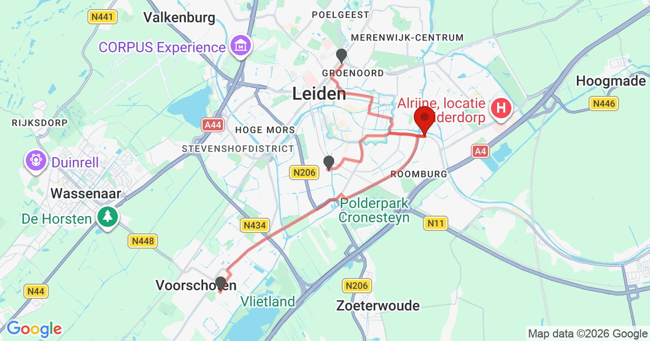 Kaart van het incident in Leiden met de aanrijroutes van de gealarmeerde eenheden