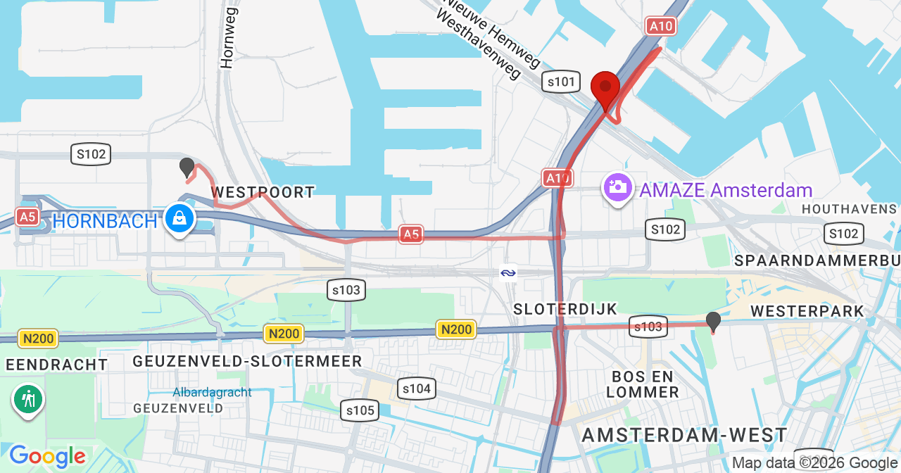 Kaart van het incident in Amsterdam met de aanrijroutes van de gealarmeerde eenheden