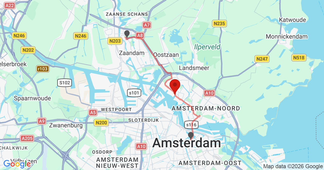 Kaart van het incident in Amsterdam met de aanrijroutes van de gealarmeerde eenheden