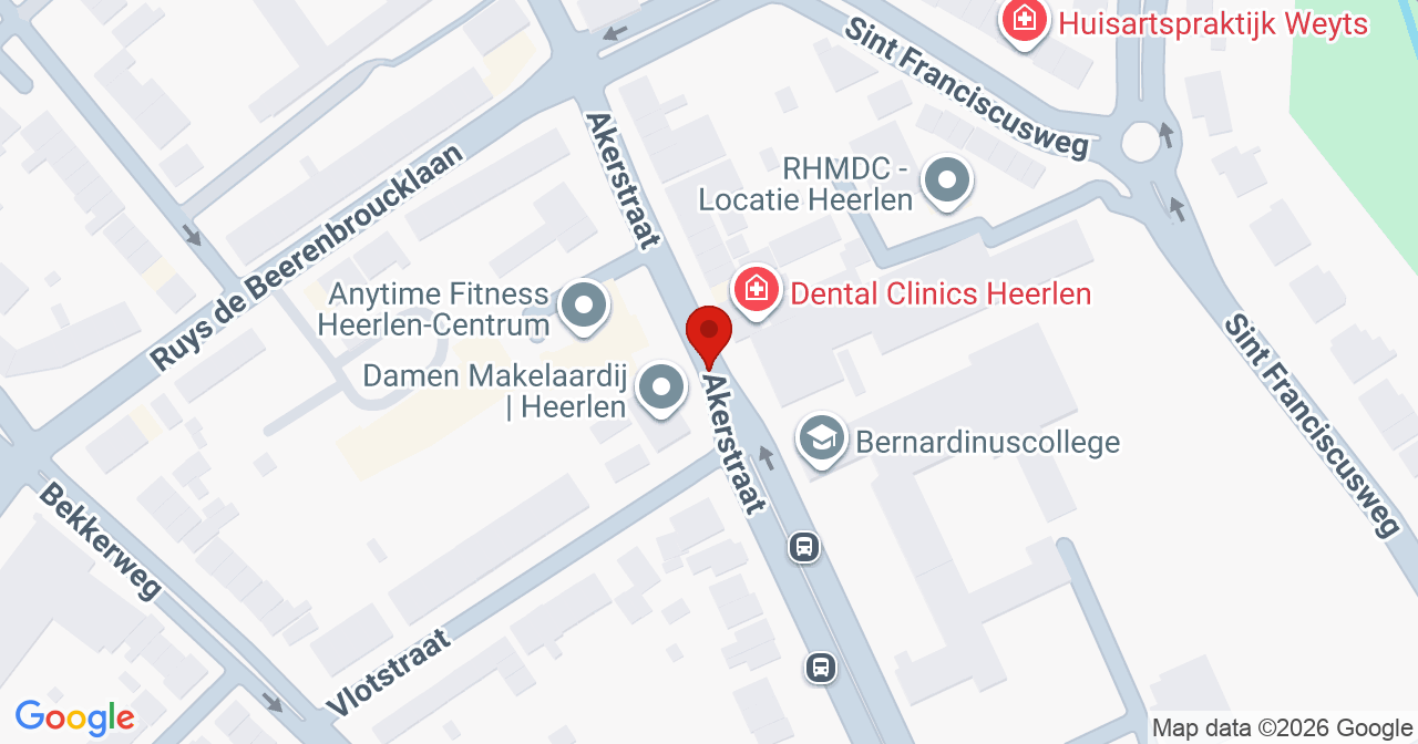 Kaart van het incident in Heerlen met de aanrijroutes van de gealarmeerde eenheden