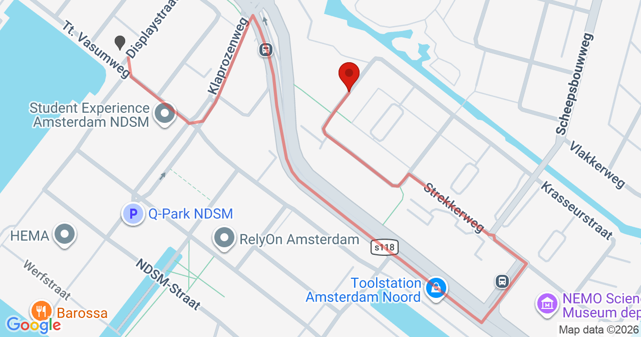 Kaart van het incident in Amsterdam met de aanrijroutes van de gealarmeerde eenheden