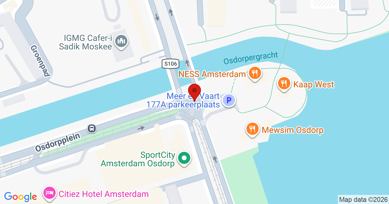 Kaart van het incident in Amsterdam met de aanrijroutes van de gealarmeerde eenheden