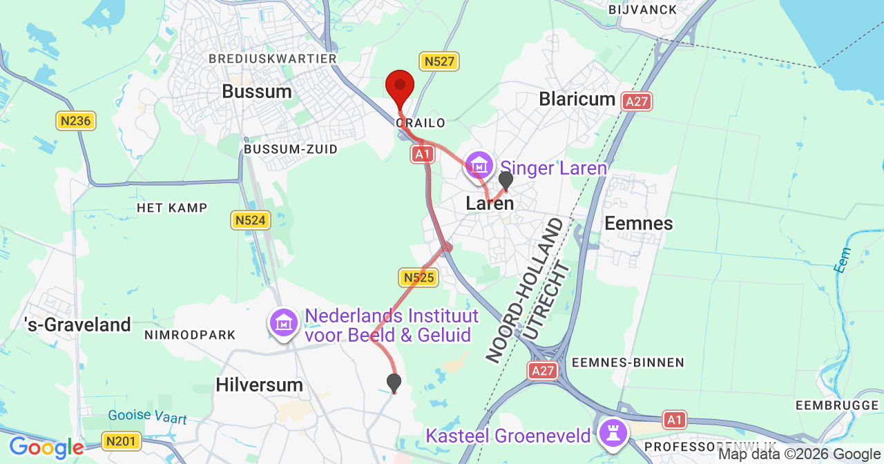 Kaart van het incident in Huizen met de aanrijroutes van de gealarmeerde eenheden