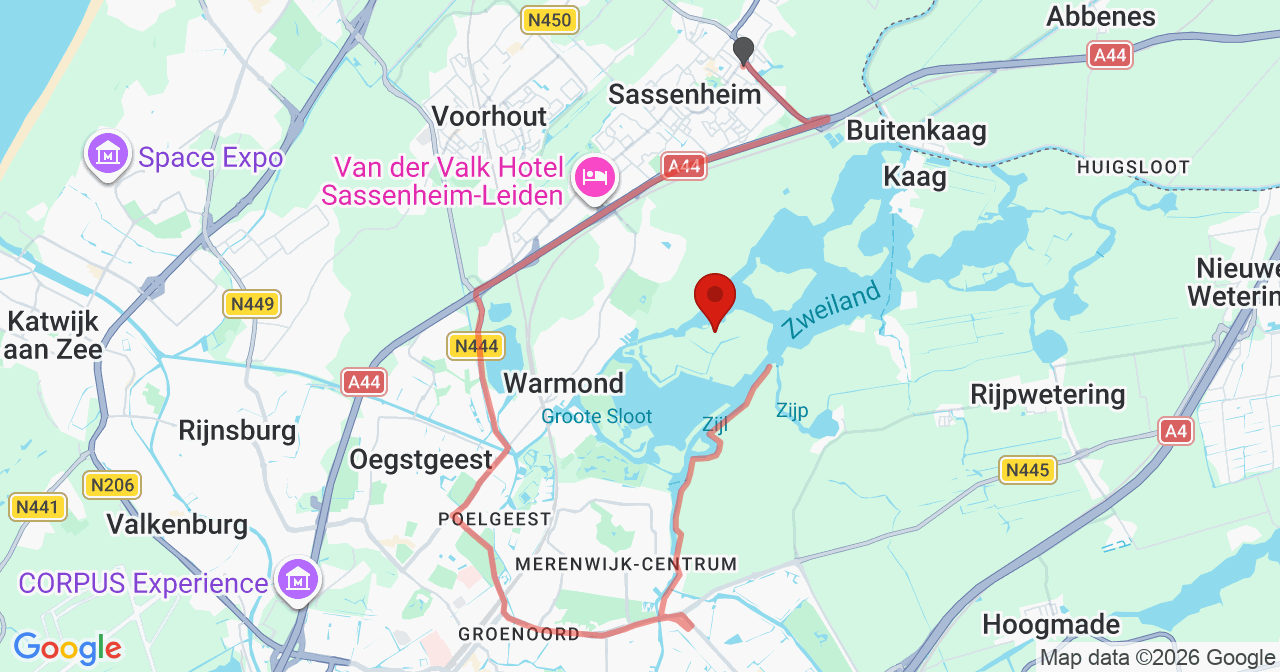 Kaart van het incident in Warmond met de aanrijroutes van de gealarmeerde eenheden