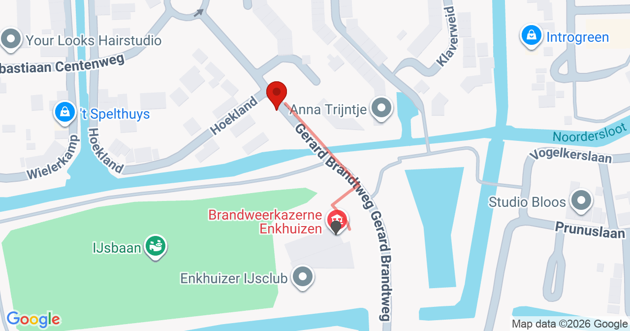Kaart van het incident in Enkhuizen met de aanrijroutes van de gealarmeerde eenheden