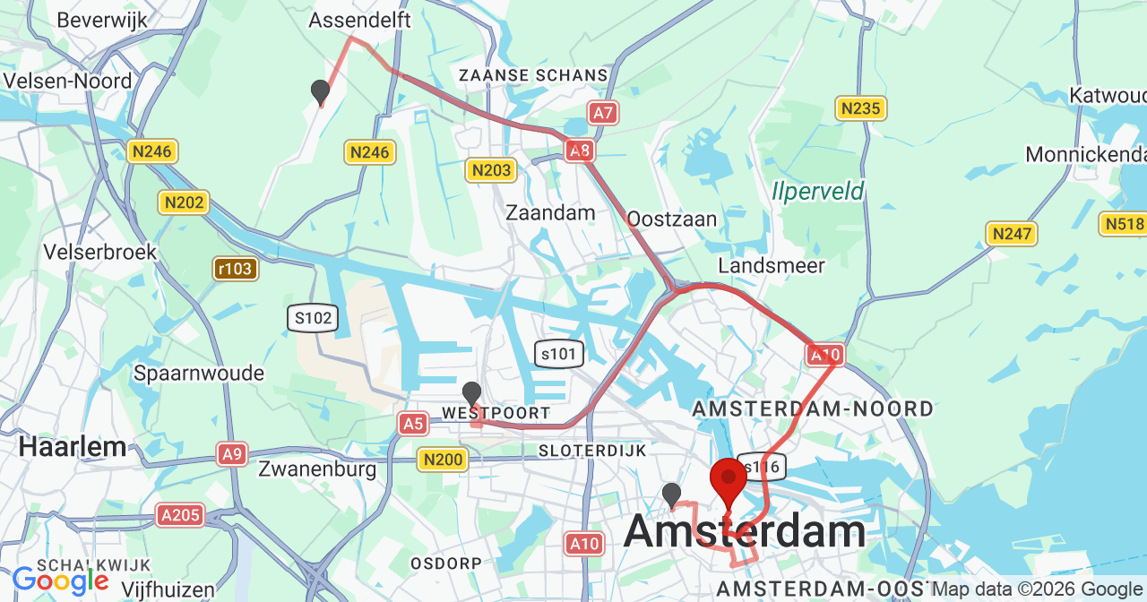 Kaart van het incident in Amsterdam met de aanrijroutes van de gealarmeerde eenheden