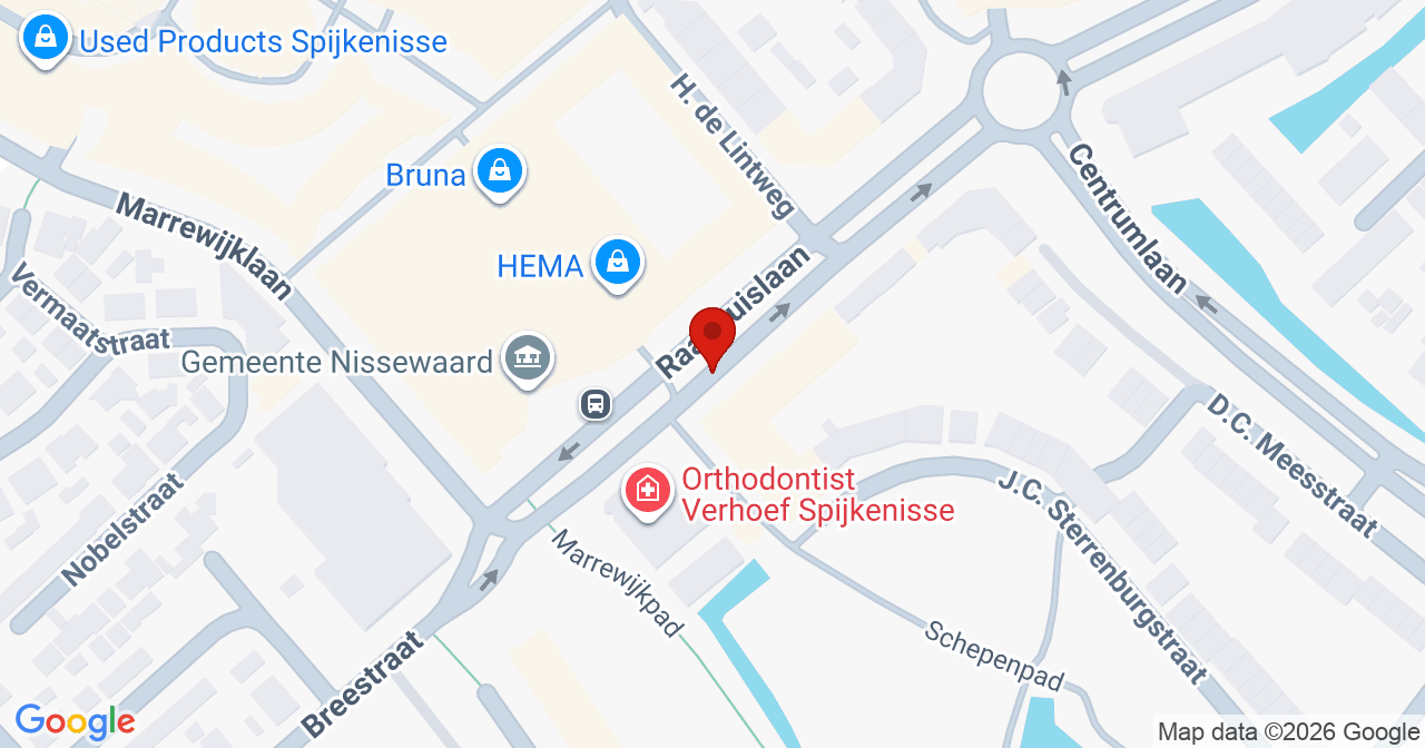 Kaart van het incident in Spijkenisse met de aanrijroutes van de gealarmeerde eenheden