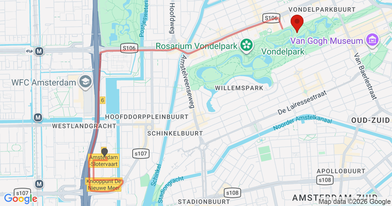 Kaart van het incident in Amsterdam met de aanrijroutes van de gealarmeerde eenheden