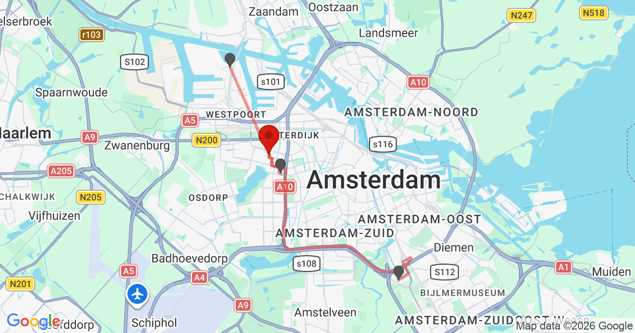 Kaart van het incident in Amsterdam met de aanrijroutes van de gealarmeerde eenheden