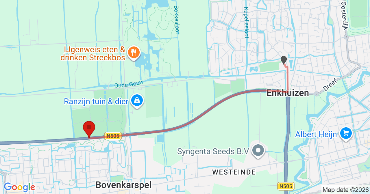 Kaart van het incident in Bovenkarspel met de aanrijroutes van de gealarmeerde eenheden