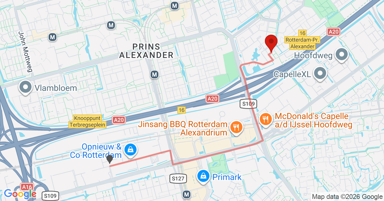 Kaart van het incident in Rotterdam met de aanrijroutes van de gealarmeerde eenheden