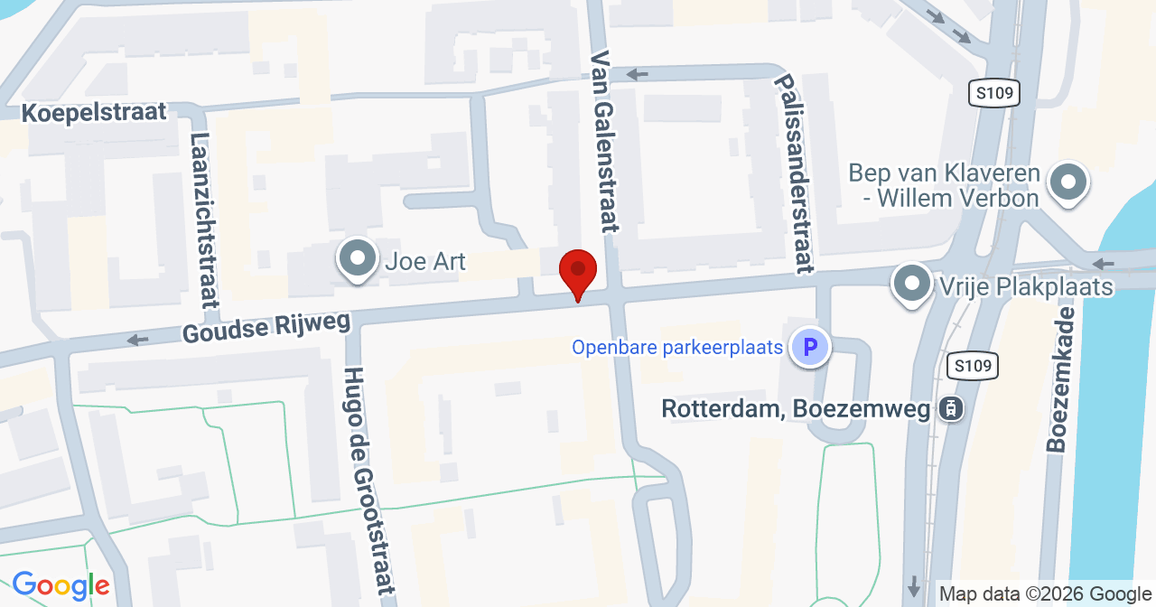 Kaart van het incident in Rotterdam met de aanrijroutes van de gealarmeerde eenheden