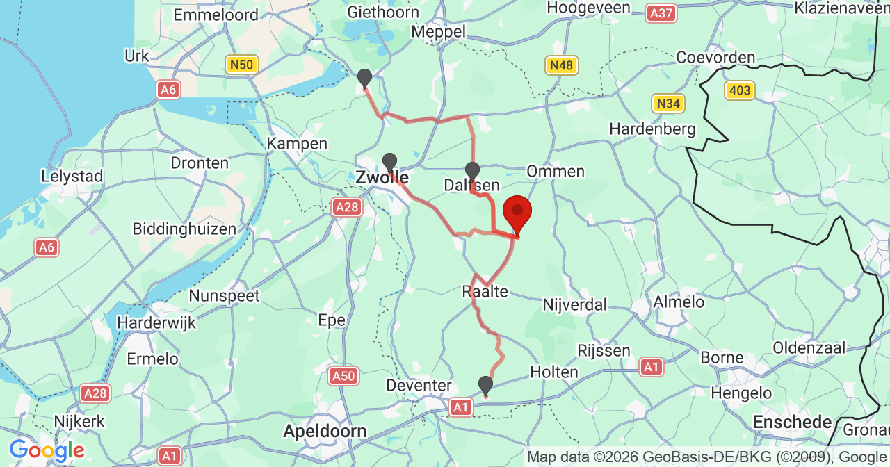 Kaart van het incident in Lemelerveld met de aanrijroutes van de gealarmeerde eenheden