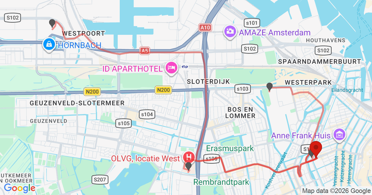 Kaart van het incident in Amsterdam met de aanrijroutes van de gealarmeerde eenheden