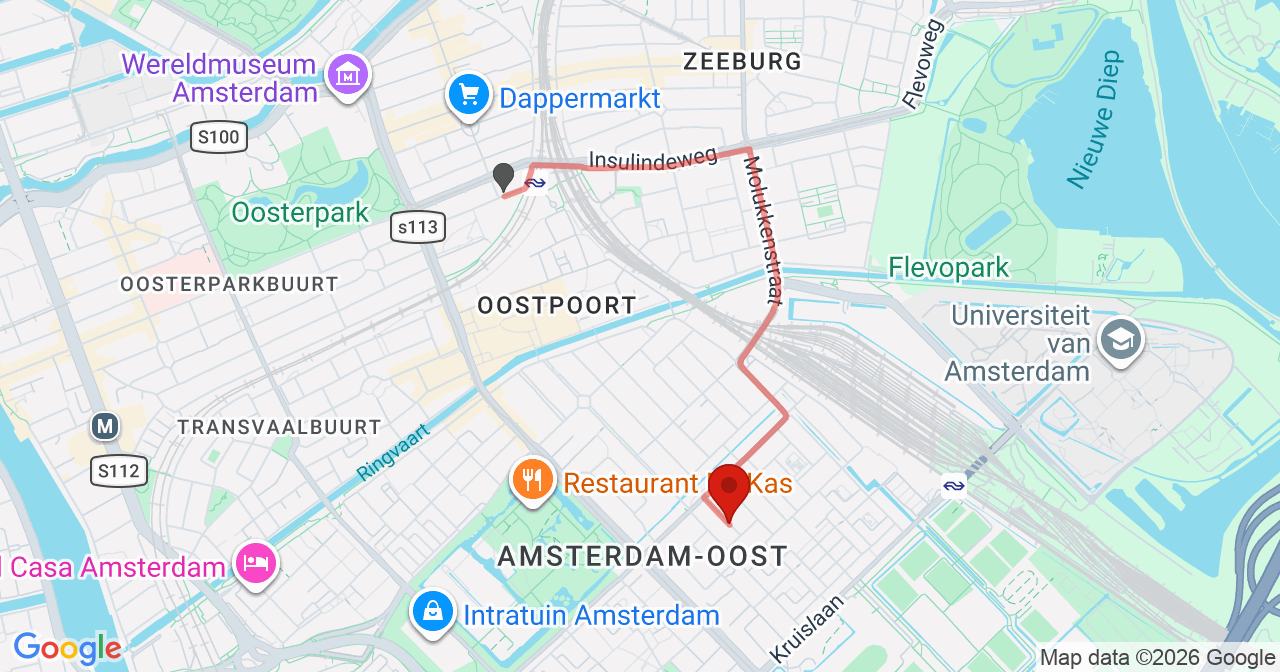 Kaart van het incident in Amsterdam met de aanrijroutes van de gealarmeerde eenheden