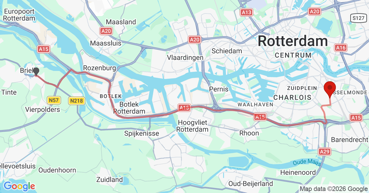 Kaart van het incident in Rotterdam met de aanrijroutes van de gealarmeerde eenheden