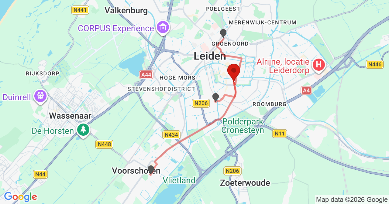 Kaart van het incident in Leiden met de aanrijroutes van de gealarmeerde eenheden