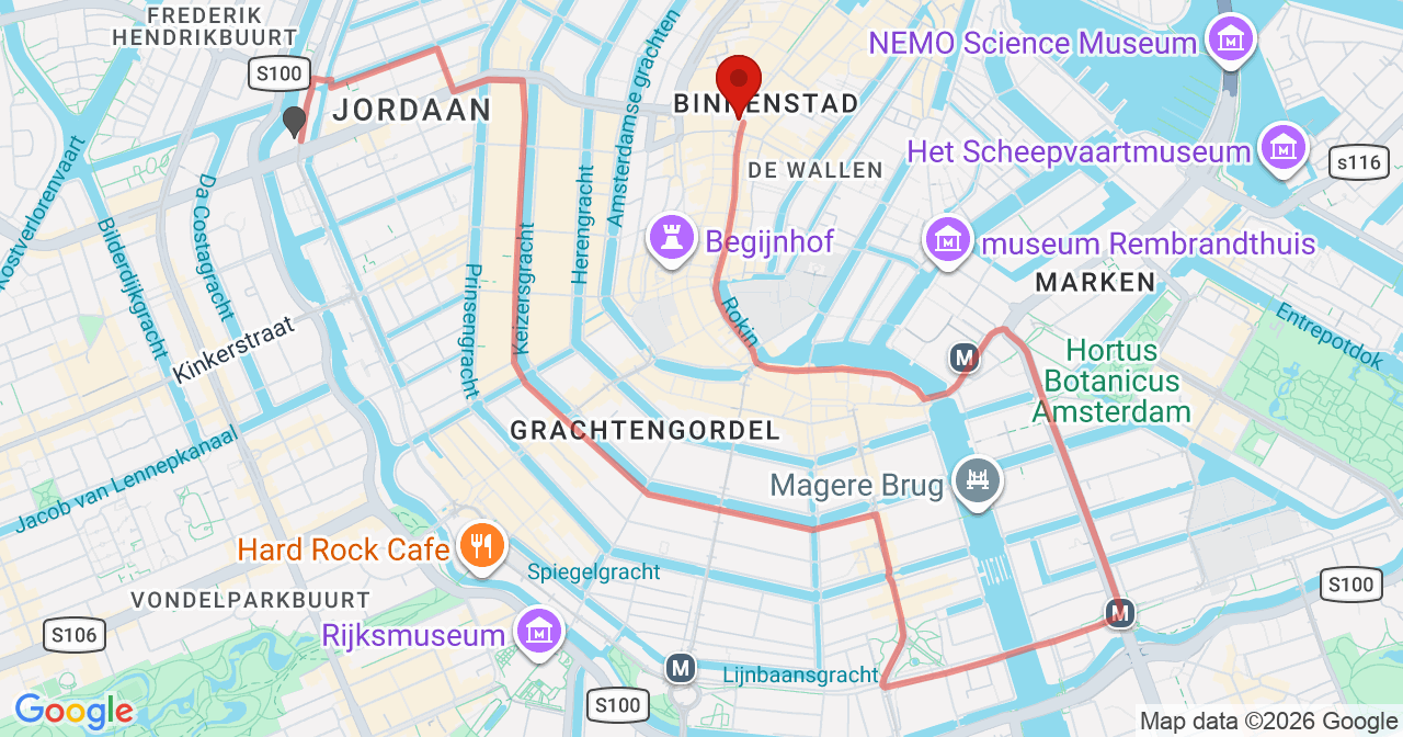 Kaart van het incident in Amsterdam met de aanrijroutes van de gealarmeerde eenheden