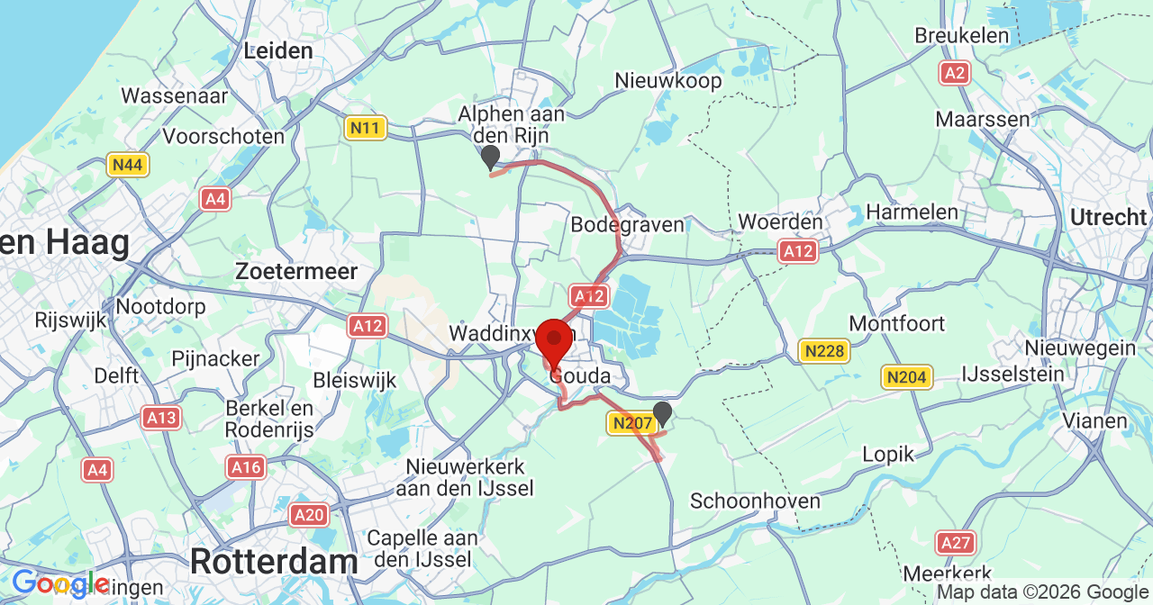 Kaart van het incident in Gouda met de aanrijroutes van de gealarmeerde eenheden