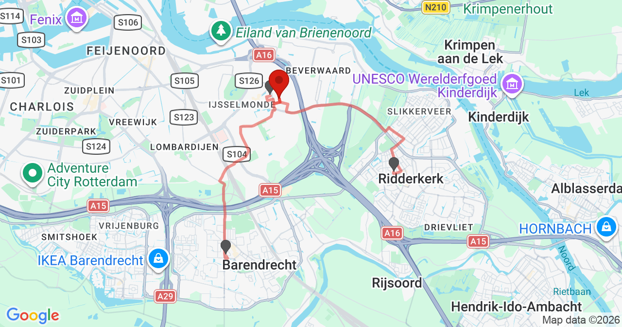 Kaart van het incident in Rotterdam met de aanrijroutes van de gealarmeerde eenheden