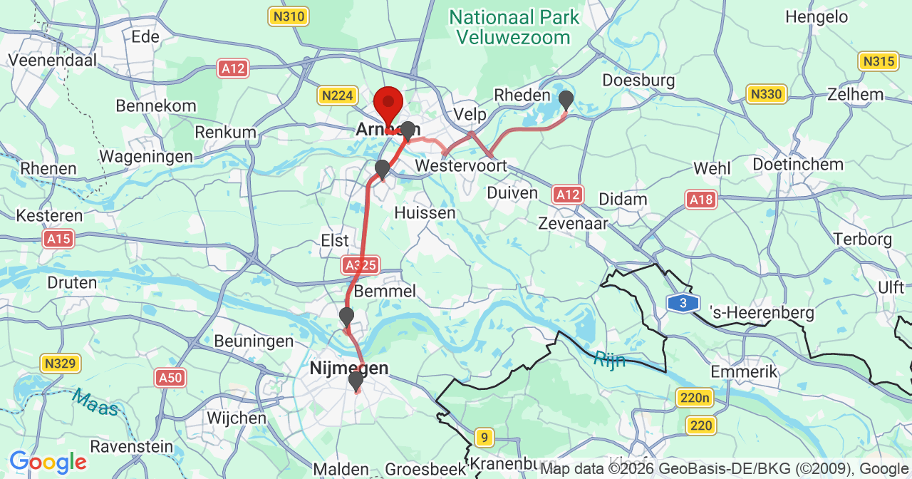 Kaart van het incident in Arnhem met de aanrijroutes van de gealarmeerde eenheden