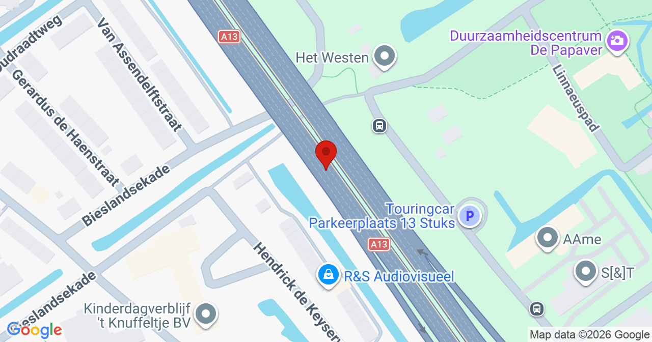 Kaart van het incident in Delft met de aanrijroutes van de gealarmeerde eenheden