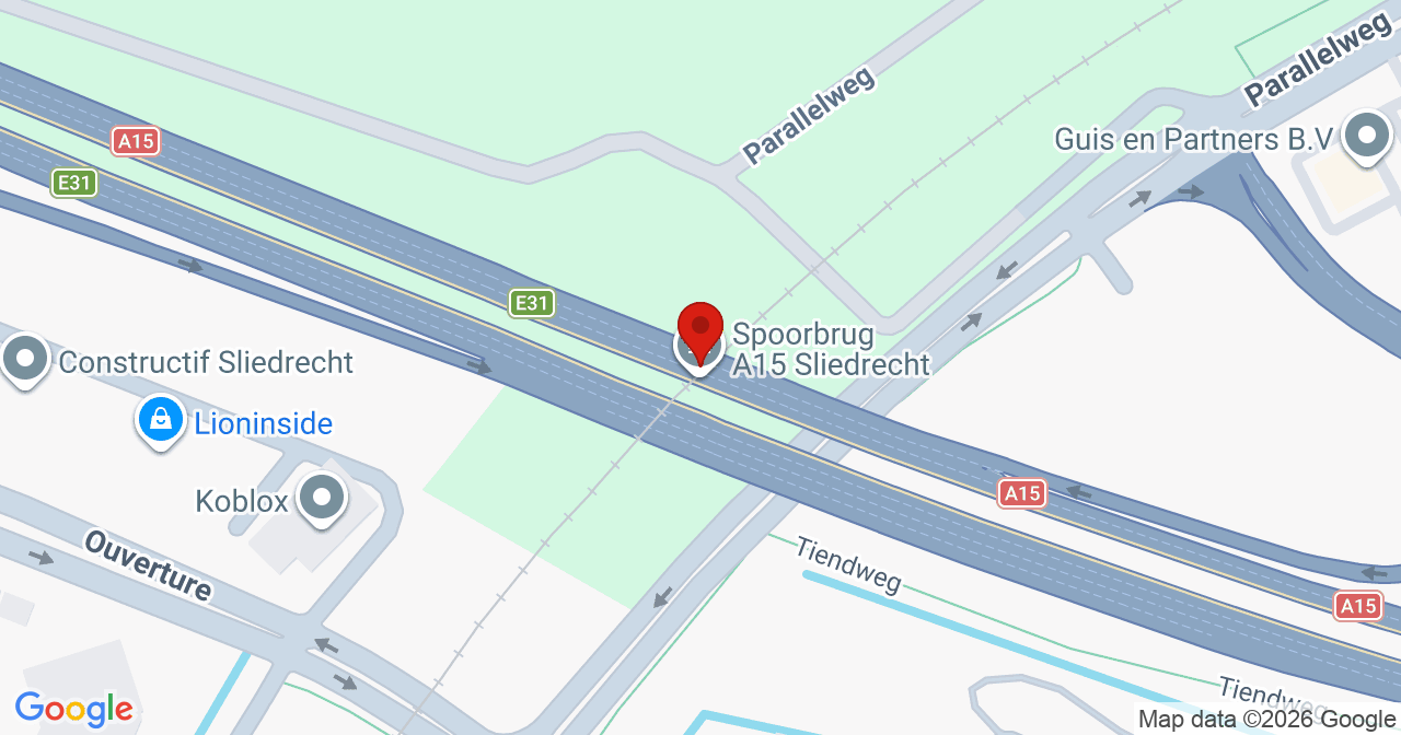 Kaart van het incident in Sliedrecht-West 24 81 met de aanrijroutes van de gealarmeerde eenheden