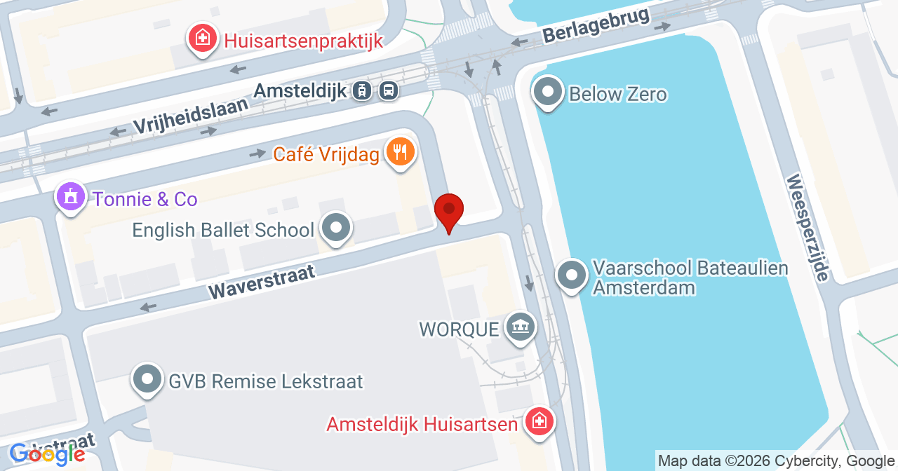 Kaart van het incident in Amsterdam met de aanrijroutes van de gealarmeerde eenheden