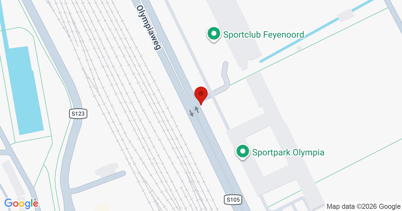 Kaart van het incident in Rotterdam met de aanrijroutes van de gealarmeerde eenheden
