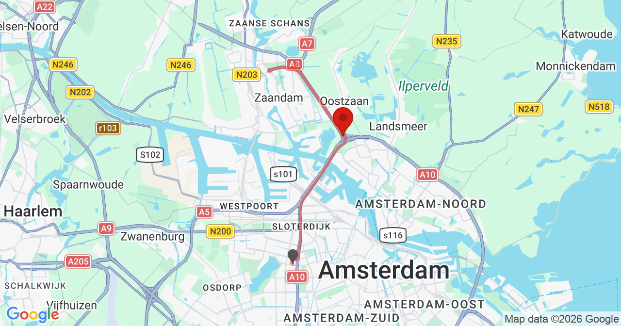 Kaart van het incident in Amsterdam met de aanrijroutes van de gealarmeerde eenheden