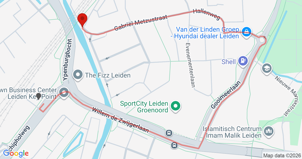 Kaart van het incident in Leiden met de aanrijroutes van de gealarmeerde eenheden