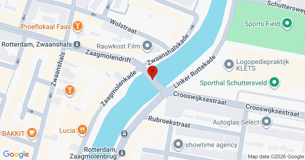 Kaart van het incident in Rotterdam met de aanrijroutes van de gealarmeerde eenheden