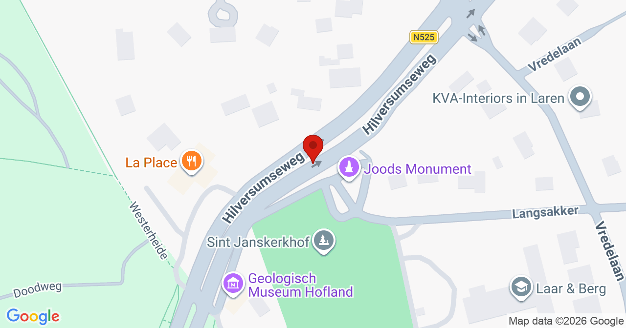 Kaart van het incident in Laren NH met de aanrijroutes van de gealarmeerde eenheden