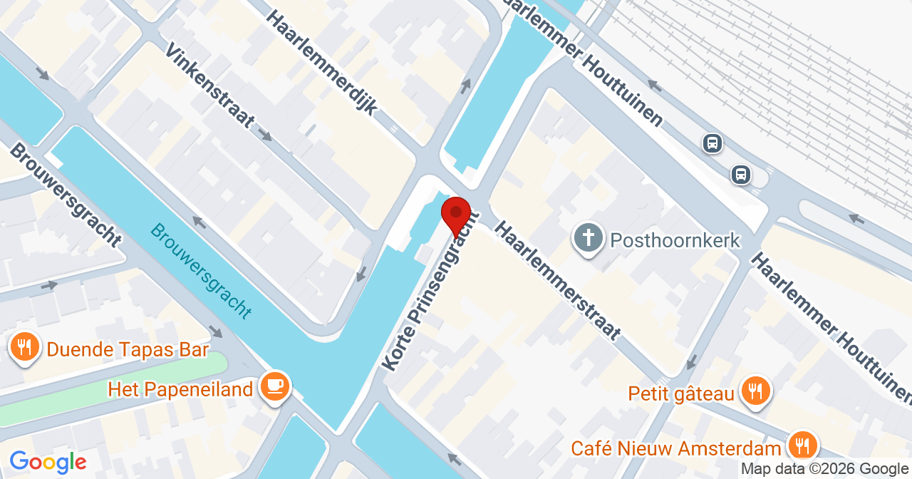 Kaart van het incident in Amsterdam met de aanrijroutes van de gealarmeerde eenheden