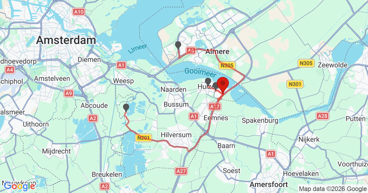 Kaart van het incident in Blaricum met de aanrijroutes van de gealarmeerde eenheden
