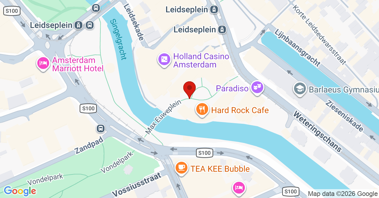 Kaart van het incident in Amsterdam met de aanrijroutes van de gealarmeerde eenheden