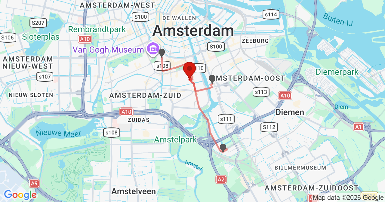 Kaart van het incident in Amsterdam met de aanrijroutes van de gealarmeerde eenheden