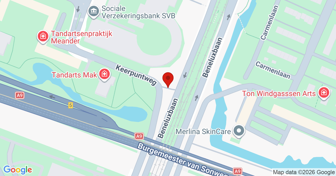 Kaart van het incident in Amstelveen met de aanrijroutes van de gealarmeerde eenheden